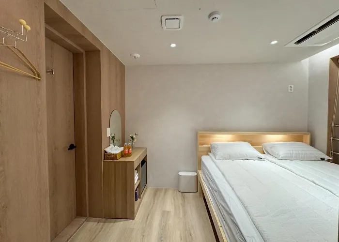 Urbannest Cheonggye Hotel *